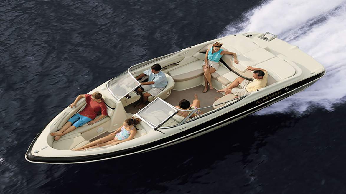 Glastron GX 235 - Bowrider Glastron GX 235 - Bowrider